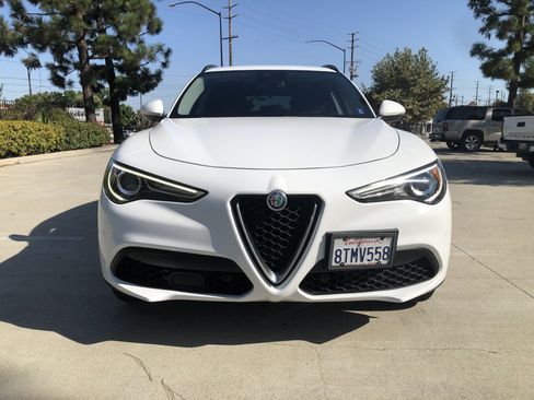 Used 2018 Alfa Romeo Stelvio Sport w/ Quick Order Package 22J Sport AWD/4WD image 3