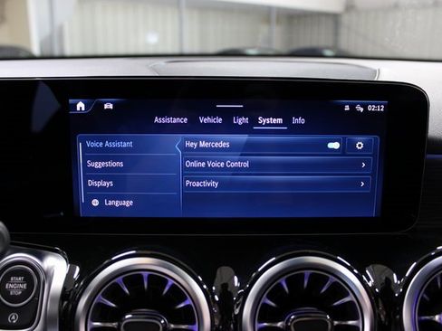 Used 2024 Mercedes-Benz GLB 250 4MATIC image 28