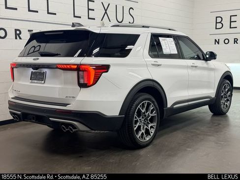 Used 2025 Ford Explorer Platinum w/ Ultimate Package AWD/4WD image 4
