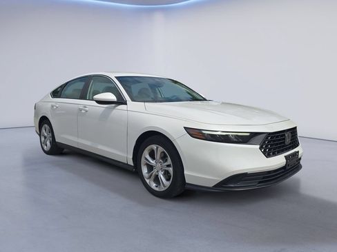 Used 2023 Honda Accord LX image 8