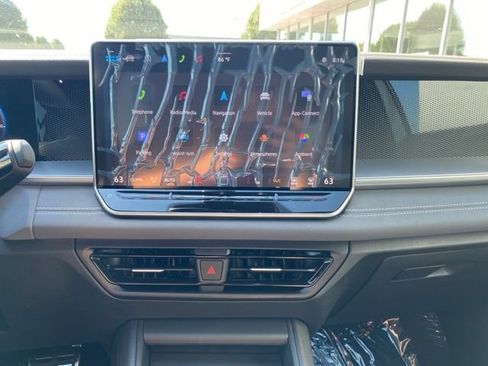 New 2025 Volkswagen Tiguan SE R-Line image 33