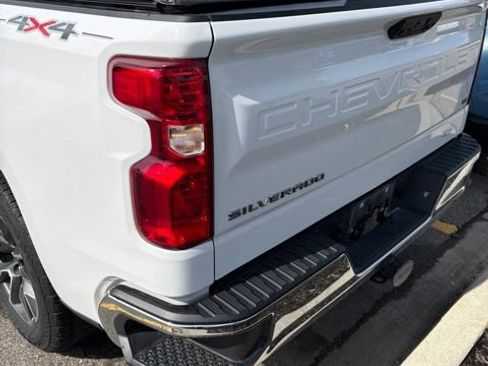 Used 2023 Chevrolet Silverado 1500 LT AWD/4WD image 2
