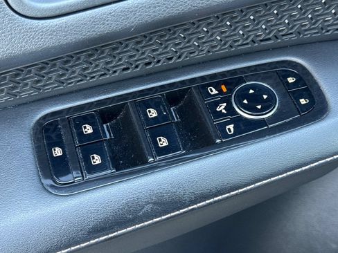 Certified 2023 Nissan Ariya AWD image 12