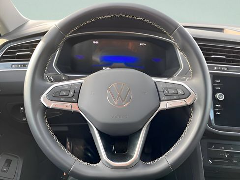 Used 2024 Volkswagen Tiguan SE AWD/4WD image 26