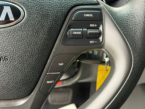 Used 2018 Kia Forte LX image 21