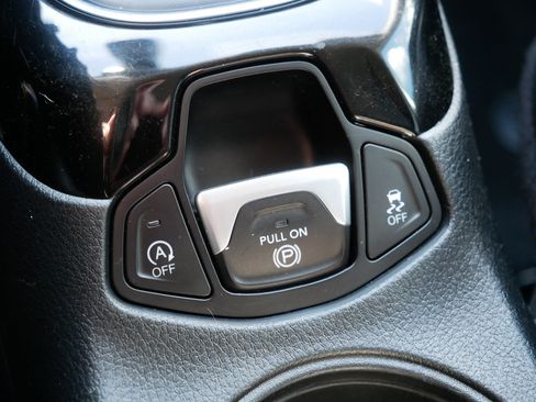 Used 2018 Jeep Compass Limited image 31