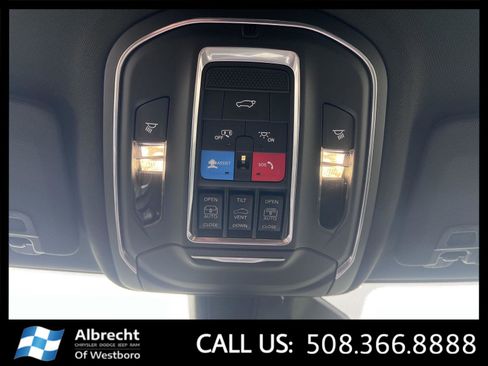 New 2025 Jeep Grand Cherokee Limited image 24