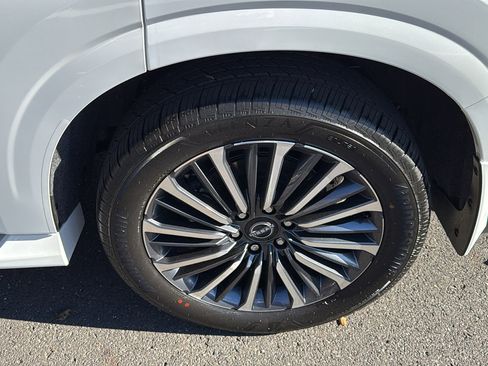 Certified 2025 Nissan Armada Platinum Reserve image 22