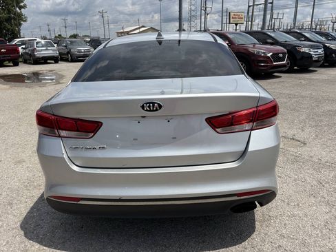 Used 2017 Kia Optima LX FWD image 8