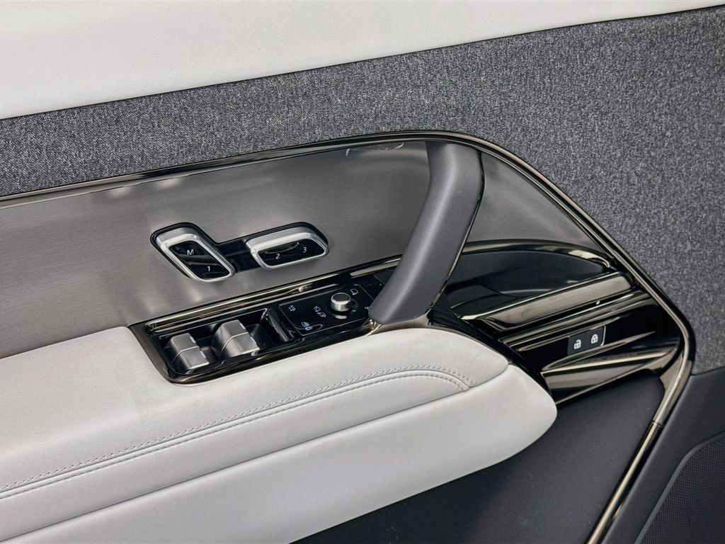 New 2026 Land Rover Range Rover Sport SE AWD/4WD image 22