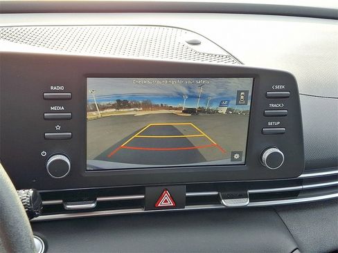 Used 2023 Hyundai Elantra SEL image 4