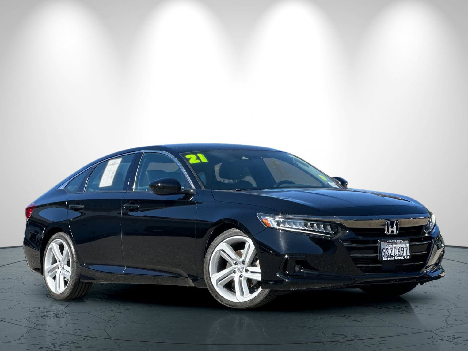 Used 2021 Honda Accord Sport image 2