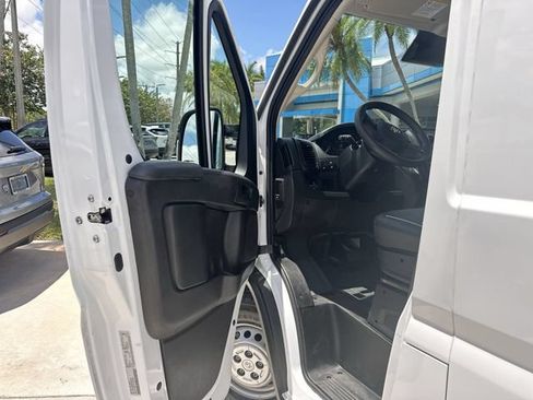 Used 2025 RAM ProMaster 2500 w/ Convenience Group FWD image 22