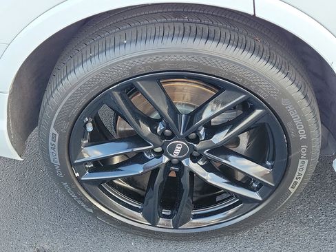 Used 2017 Audi Q7 3.0T Prestige image 7