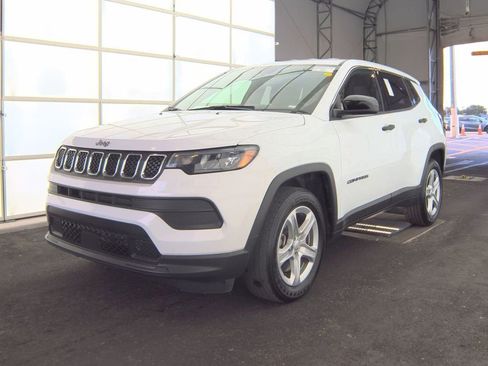 Used 2023 Jeep Compass Sport AWD/4WD image 2
