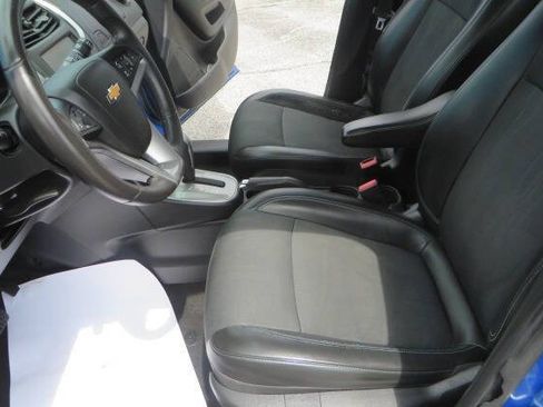 Used 2016 Chevrolet Trax LT w/ LT Convenience Package AWD/4WD image 13