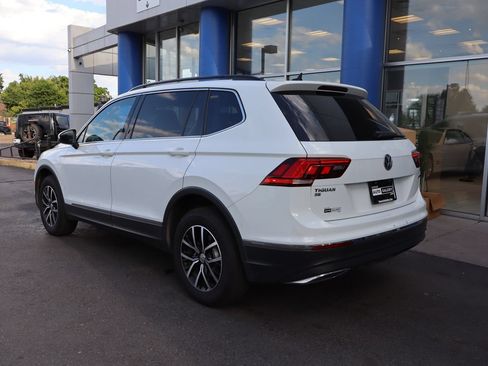 Used 2021 Volkswagen Tiguan SE w/ 3rd Row Seat Package AWD/4WD image 3