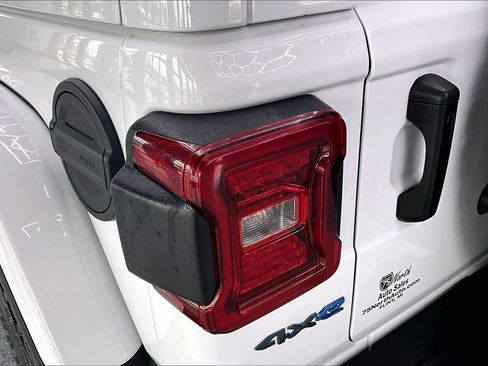 Used 2021 Jeep Wrangler Unlimited Rubicon 4xe w/ Dual Top Group AWD/4WD image 23