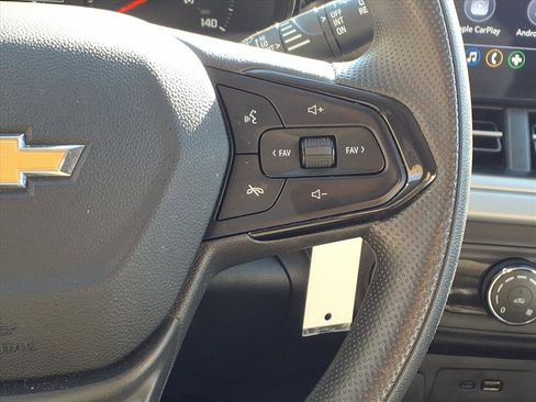Used 2025 Chevrolet Trax LS image 19