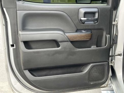 Used 2018 GMC Sierra 3500 Denali w/ Duramax Plus Package AWD/4WD image 18