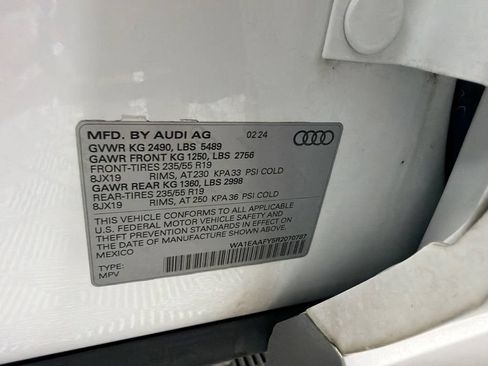 Used 2024 Audi Q3 2.0T Premium AWD/4WD image 35