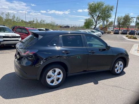 Used 2024 Honda HR-V LX image 5