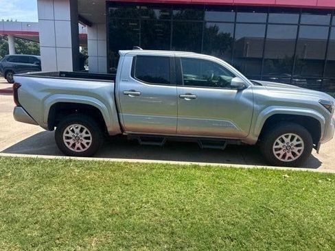 Used 2024 Toyota Tacoma SR5 RWD image 3