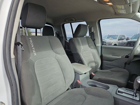 Used 2016 Nissan Frontier Desert Runner image 29