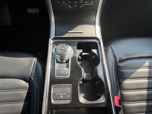 Used 2019 Ford Edge SEL w/ Equipment Group 201A AWD/4WD image 25