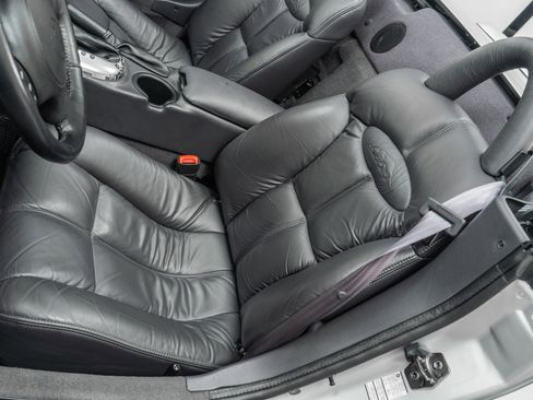 Used 2000 Plymouth Prowler image 22