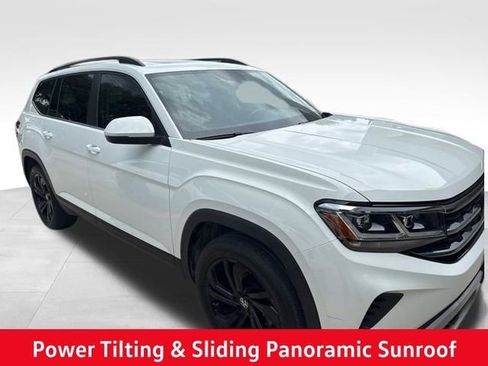 Used 2023 Volkswagen Atlas SE w/ Panoramic Sunroof Package FWD image 6
