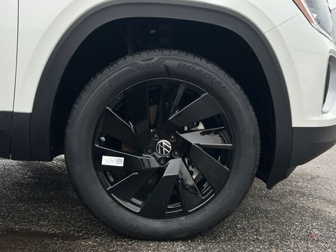 New 2026 Volkswagen Atlas SE image 8