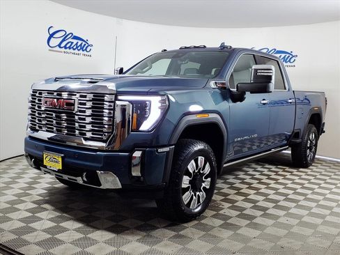 New 2026 GMC Sierra 2500 Denali w/ Denali Reserve Package image 24