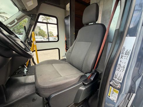 Used 2022 Ford Transit 350 DRW RWD image 14