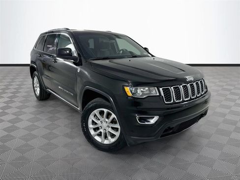 Used 2021 Jeep Grand Cherokee Laredo AWD/4WD image 1