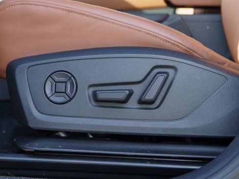 Certified 2025 Audi Q3 2.0T Premium Plus w/ Premium Plus Package image 20