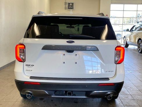 Used 2023 Ford Explorer XLT w/ Equipment Group 202A image 7