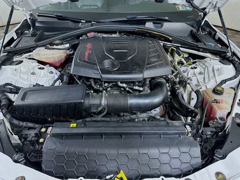 Used 2018 Alfa Romeo Giulia AWD image 36