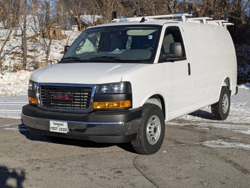 New 2025 GMC Savana 2500 Work Van w/ Chrome Appearance Package image 3