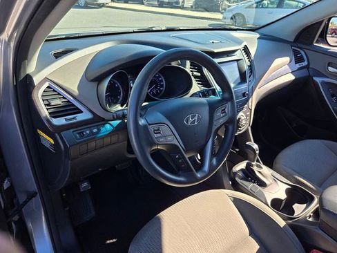 Used 2019 Hyundai Santa Fe XL SE image 8