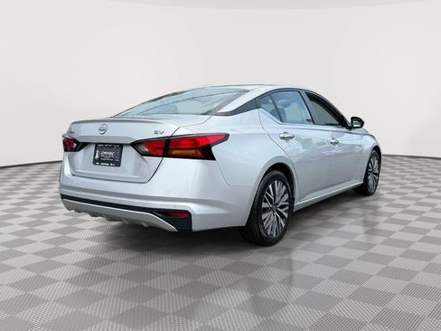 Used 2024 Nissan Altima 2.5 SV FWD image 9
