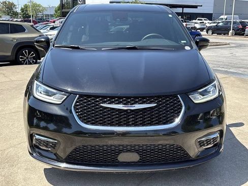 Used 2025 Chrysler Pacifica Select FWD image 13