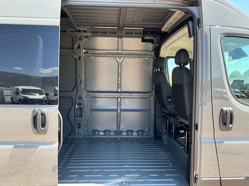 New 2025 RAM ProMaster 1500 w/ Quick Order Package 22G SLT image 2