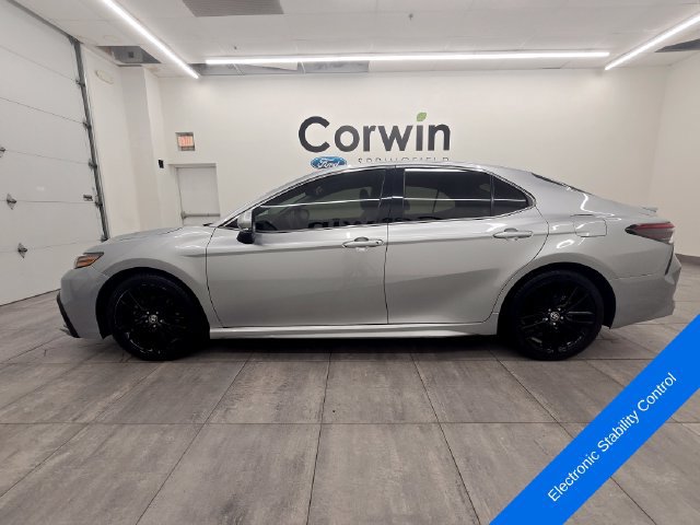 Used 2023 Toyota Camry XSE FWD image 2