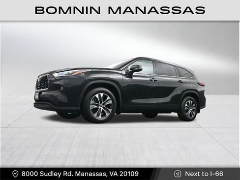 Used 2021 Toyota Highlander XLE AWD/4WD image 30