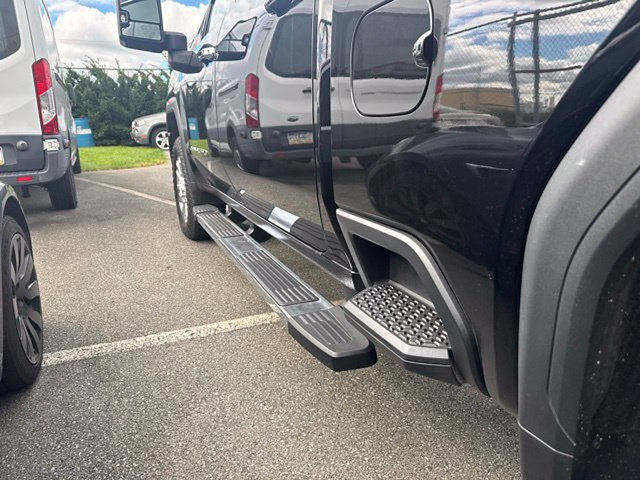Used 2020 GMC Sierra 2500 Denali w/ Gooseneck/5TH Wheel Package AWD/4WD image 24