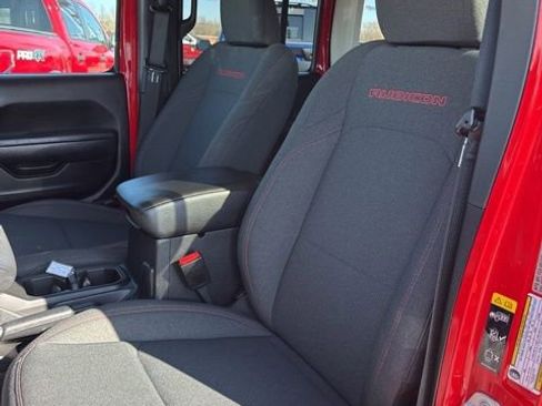 Used 2025 Jeep Wrangler Unlimited Rubicon image 11