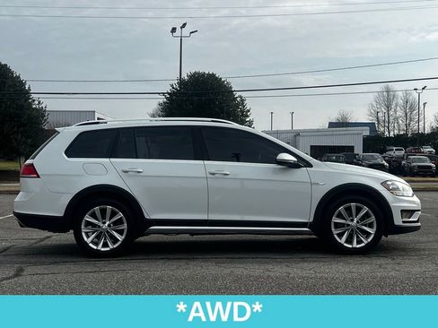 Used 2018 Volkswagen Golf Alltrack S image 10