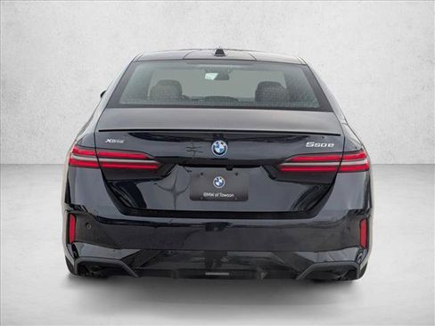 New 2026 BMW 550e xDrive 550e xDrive w/ Premium Package image 8