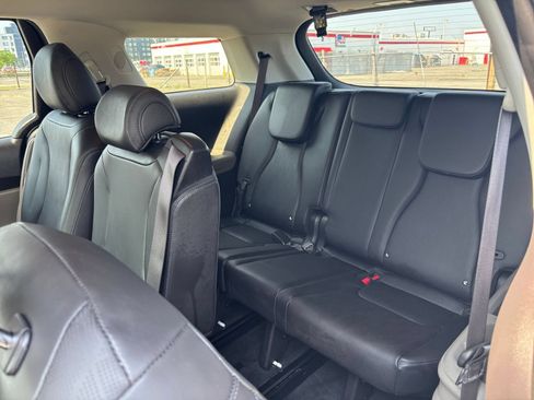 Used 2026 Kia Carnival FWD image 27